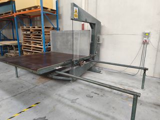 Máquina Corte Vertical Espuma