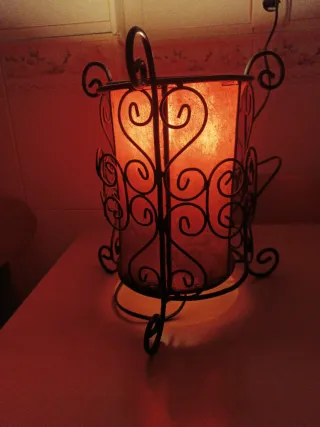 Lámpara forja pantalla roja