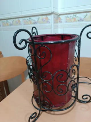 Lámpara forja pantalla roja