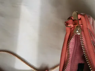 Bolso coral acolchado Sfera