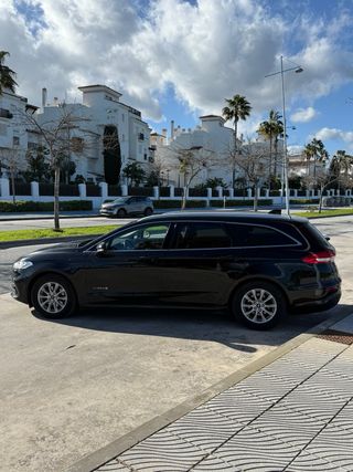 Ford Mondeo hibrido ranchera