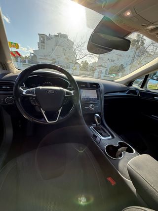 Ford Mondeo hibrido ranchera