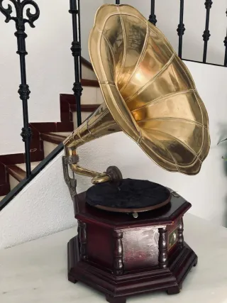 Gramola Antigua His Master's Voice