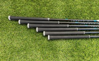 Set Hierros Tour Edge C524 5-Pw Diestro Grafito