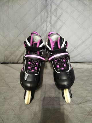 Patines en línea y bolsa de transporte