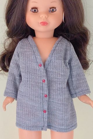 Nancy Rebeca Gris Botones Rosas