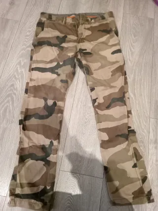 Pantalón camuflaje beige y verde