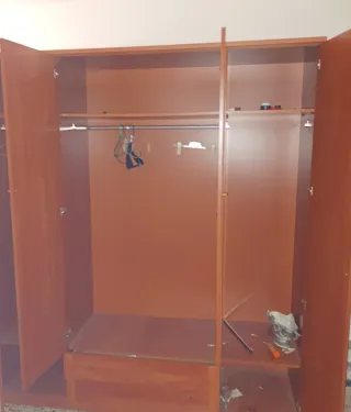 Armario de matrimonio de madera