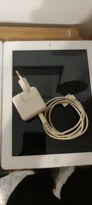 2 iPad: Air e 2 (64GB, Bianco)