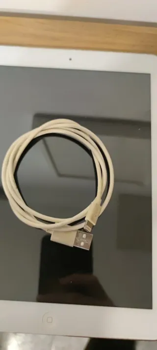 2 iPad: Air e 2 (64GB, Bianco)