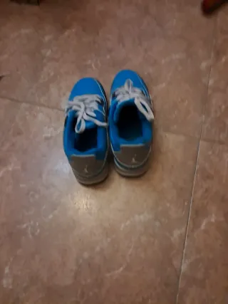 Tenis Jordan Azules y Grises
