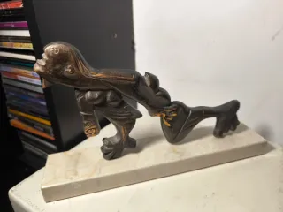 Bronce Mujer del Guernica