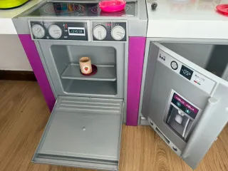 Cocinita de juguete con accesorios