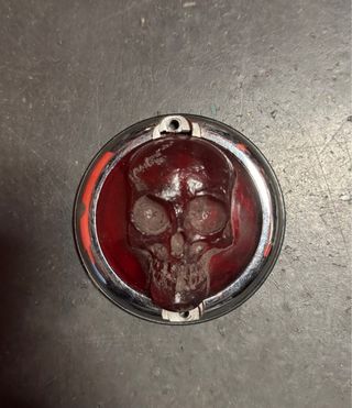 Lente fanale posteriore in rilievo vintage.