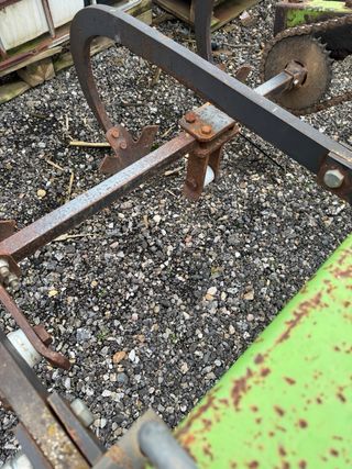 Cultivador ahoyador 8 hileras