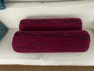 Cojín cilíndrico burdeos 80 cm