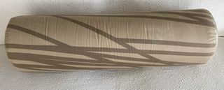Cojín cilíndrico burdeos 80 cm