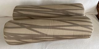 Cojín cilíndrico burdeos 80 cm
