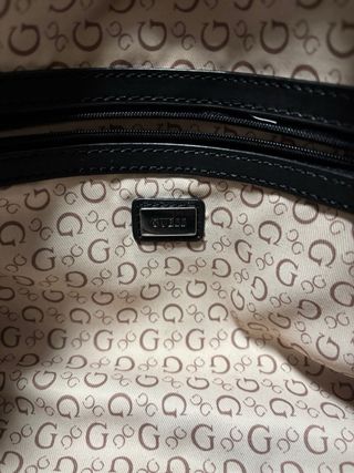 Bolso Guess Negro y Gris