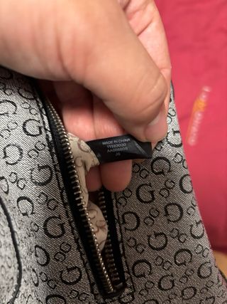 Bolso Guess Negro y Gris