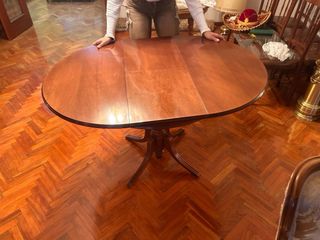 Mesa camilla redonda con tapete