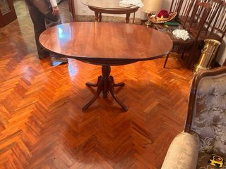 Mesa camilla redonda con tapete