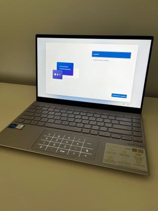 ASUS ZenBook 14 UX425EA – i7 / 16GB RAM / 512GB SS