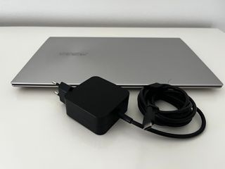 ASUS ZenBook 14 UX425EA – i7 / 16GB RAM / 512GB SS