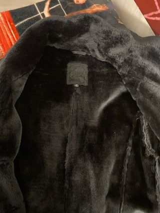 Chaqueta imitación piel negra