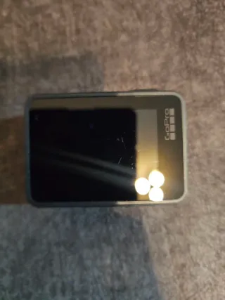 GoPro Hero 7 Black + Galleggiante Giallo