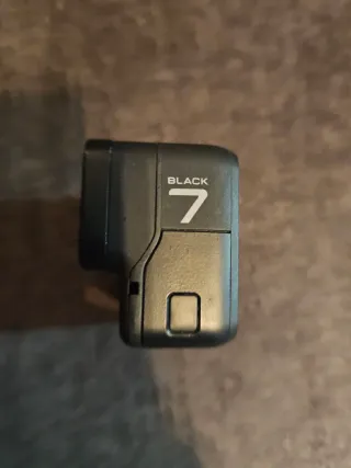 GoPro Hero 7 Black + Galleggiante Giallo