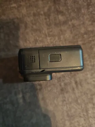 GoPro Hero 7 Black + Galleggiante Giallo