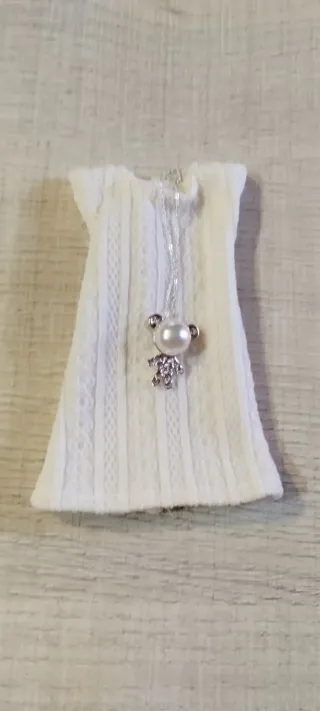 Vestido Blythe blanco con collar