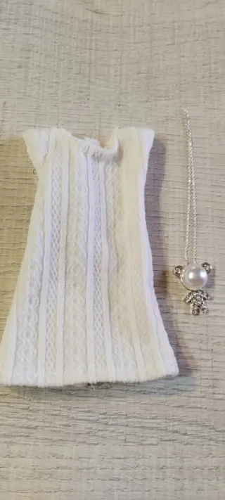 Vestido Blythe blanco con collar