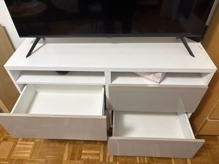 Mueble TV blanco y gris