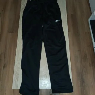 Conjunto deportivo Nike blanco y negro