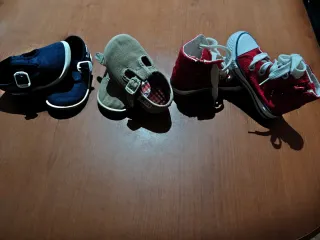 Zapatillas Talla 20 Unisex + 3er Par T21 Gratis