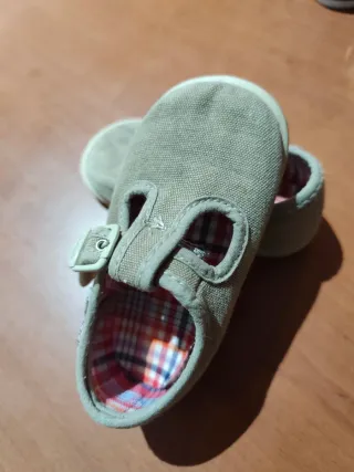 Zapatillas Talla 20 Unisex + 3er Par T21 Gratis