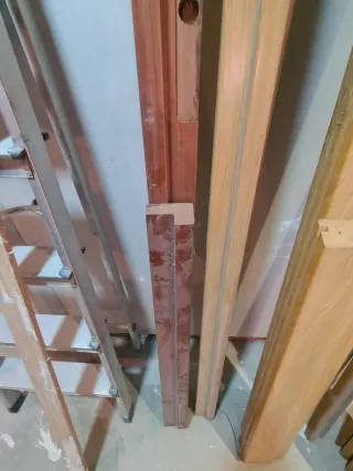 Puerta de entrada de madera