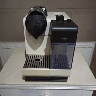 Macchina Caffè Nespresso De Longhi Lattissima