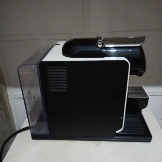 Macchina Caffè Nespresso De Longhi Lattissima