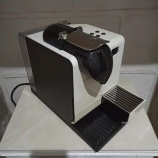 Macchina Caffè Nespresso De Longhi Lattissima