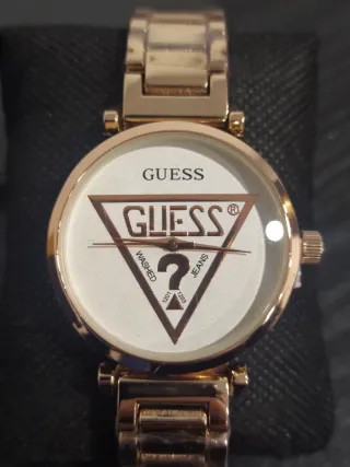 Reloj Guess beige y Blanco