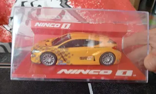 Coche Slot Ninco Amarillo Renault Megane V6