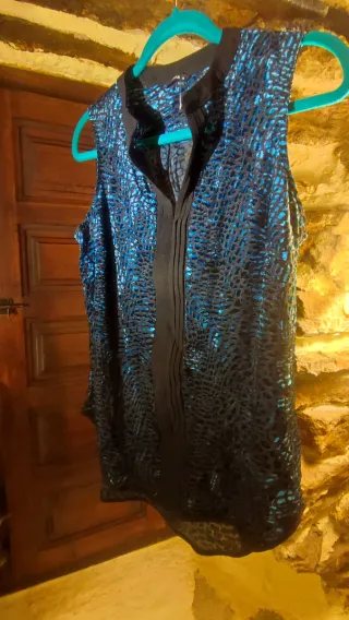 Camiseta sin mangas Roman azul y negra