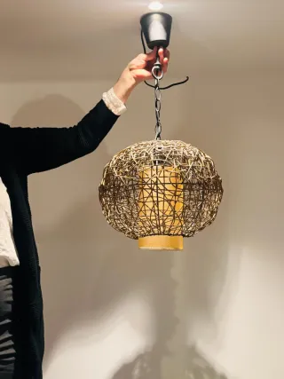Lámpara de mimbre colgante