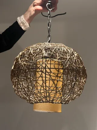 Lámpara de mimbre colgante