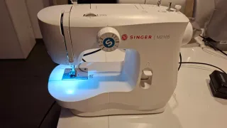 Máquina de coser Singer M2105