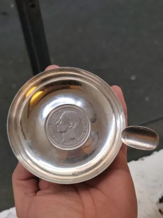 Cenicero de plata con moneda Alfonso XIII