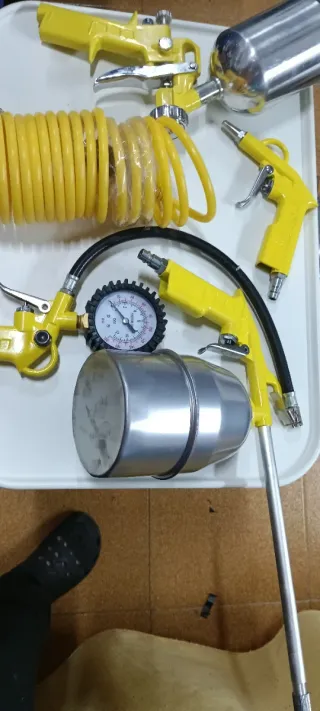 Maletín compresor con herramientas kivec amarillo